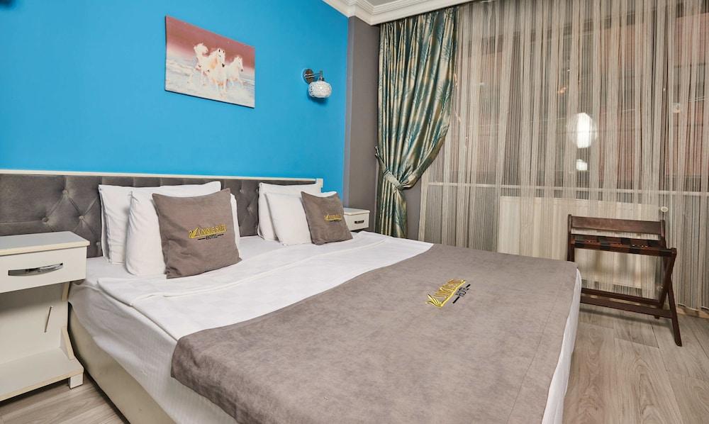 Hotel Unique 3*